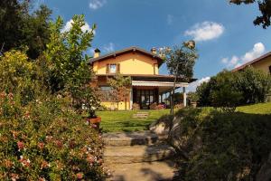 Сад в Alla Camelia B&B