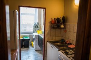 Kuchnia lub aneks kuchenny w obiekcie Noclegi na Polnej