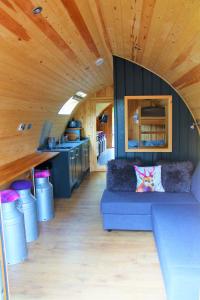 Posezení v ubytování Cairnfold Cabins