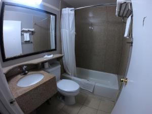 Koupelna v ubytování Motel 6-Toms River, NJ