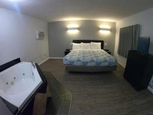 Postel nebo postele na pokoji v ubytování Motel 6-Toms River, NJ