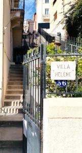 a gate with a sign that reads villa heere at monaco, CHAMBRE LUXE, à 250M casino in Beausoleil