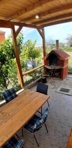 Balkón alebo terasa v ubytovaní APARTMAN PAVE & ILIJA jr