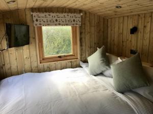 Zdjęcie z galerii obiektu Highland Bear Lodge & Luxury Bear Huts w mieście Drumnadrochit