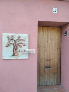 Zdjęcie z galerii obiektu Les Magranes Bed & Breakfast w mieście Argelaguer