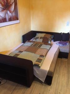 Postel nebo postele na pokoji v ubytování Ferienwohnung Schwarz + 15 fotografií