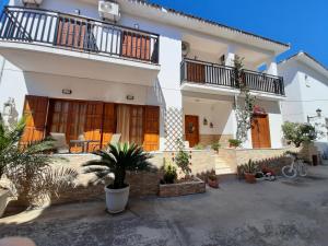 Gallery image of Studio Lefteris in Skiathos