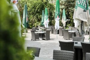 Beisenbusch Hotel & Restaurant tesisinde bir restoran veya yemek mekanı