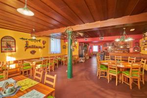 Restaurace v ubytování Pension & restaurace Zelený Mlýn Žacléř