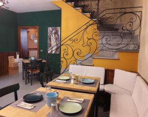 Art Hotel Pietrasanta tesisinde bir restoran veya yemek mekanı