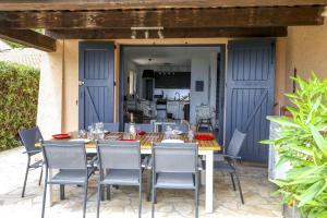 Restavracija oz. druge možnosti za prehrano v nastanitvi Villa Les Albizias