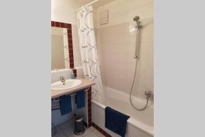 Łazienka w obiekcie Bright Apartment in Hip & High Quality Neighborhood