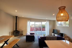 Χώρος καθιστικού στο Simon's Place - Kaikoura Holiday Home