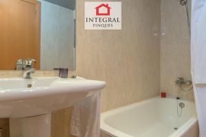 Kúpeľňa v ubytovaní Paradís Platja Apartment + 14 fotografií