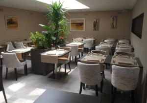 Restoran atau tempat lain untuk makan di Hotel Le Rivage