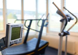 The fitness centre and/or fitness facilities at CIP Hôtel