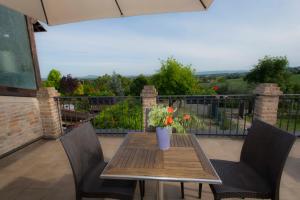 A balcony or terrace at Residenza Collina Riccione Cielo