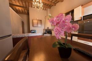 A kitchen or kitchenette at Residenza Collina Riccione Cielo