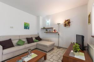 Khu vực ghế ngồi tại Holiday house Pineta - Fazana, sea view & mini wellness