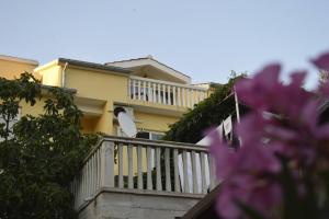 Gallery image of Private studio apartment with a garden and a terrace in Tisno