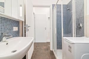 A bathroom at Spa and Relax Lovely Apartment Még 10 kép