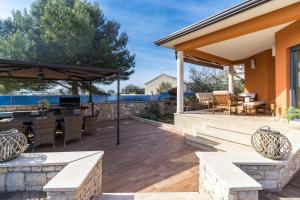 Balkón alebo terasa v ubytovaní Villa Veronica with great sea view & private pool - calm & relax holidays in Istria
