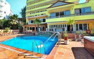 Basen w obiekcie Hotel Manaus lub w pobliżu