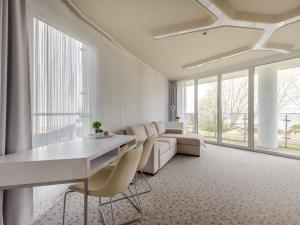 Posedenie v ubytovaní VacationClub – Ultra Marine Apartament 27