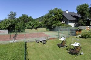 Ogród w obiekcie Gasthof Hotel Andlwirt