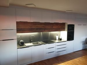 Кухня или мини-кухня в Apartment Polonia
 +9 фотографий