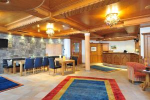 Posedenie v ubytovaní Hotel Garni Castel B&B