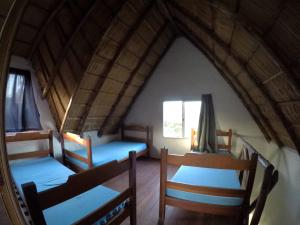 プンタ・デル・ディアブロにあるComplejo Diablo Verde Punta del Diabloの屋根裏部屋 ベッド3台付