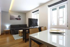 Telewizja i/lub zestaw kina domowego w obiekcie Bakea by Smiling Rentals