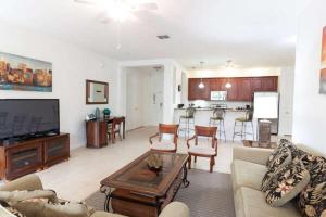 Gallery image of 3 BR 3 BA Apartment 5min to Universal 1823sqft in Orlando