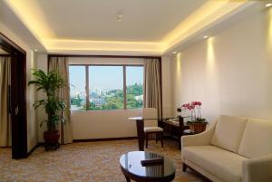 Posezení v ubytování Guangdong Hotel-Free Shuttle & Registration Counter Service during Canton Fair