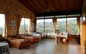 Nespecifikovaný výhled na hory nebo výhled na hory při pohledu z bed and breakfast