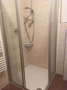 Ένα μπάνιο στο Appartement Humeraleitn