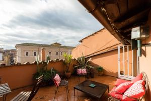 Balkón alebo terasa v ubytovaní Amazing penthouse with private terrace in Trastevere