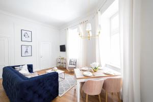 Telewizja i/lub zestaw kina domowego w obiekcie Apartament Golden Place