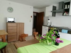 Kuchyňa alebo kuchynka v ubytovaní Ferienhaus Schöpf - Die Hoamat