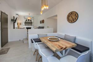 Гостиная зона в Beachside Villa Agios Sostis
