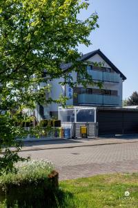 グジボボにあるAPARTAMENTY KLARA by Jantar Apartamenty Kołobrzegのギャラリーの写真