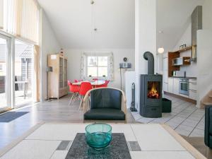 Dapur atau dapur kecil di Secluded Retreat near Sea - By Traum Ferienwohnungen
