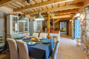 Galeriebild der Unterkunft Villa Toscana - Charming stone Villa with private pool & garden in Grižane