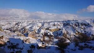 Pigeon Hotel Cappadocia saat musim dingin
