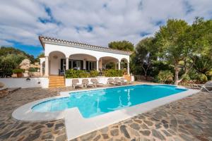 Bazén v ubytovaní Villa Luxury alebo v jeho blízkosti