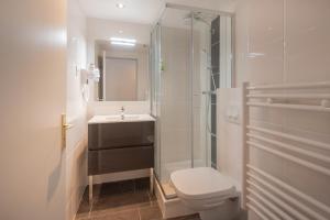 Bilik mandi di Residhotel Les Coralynes +26 gambar