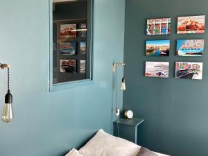 サン・タドレッスにあるCiel&Merの青い部屋(鏡、ソファ付)