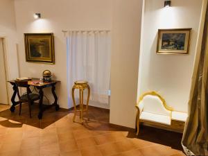 A seating area at La Casa Di Ago