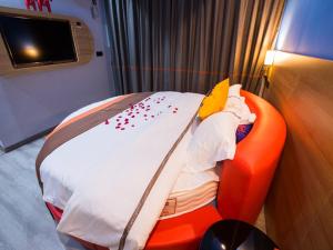 Afbeelding uit fotogalerij van JUN Hotels Zhejiang Shaoxing Shangyu District Walking Street in Shaoxing